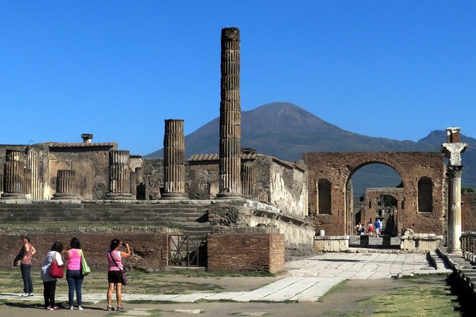 2 hours Pompeii Tour with Local Historian - Ticket Included - Where you meet: Fortuna Village Pompei (and why it matters)
