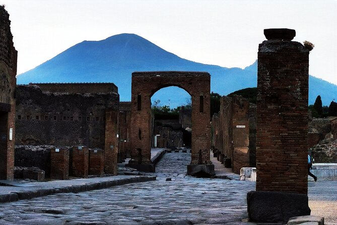 2 Hours Private Tour in Pompeii with Archaeologist - How This 2-Hour Pompeii Tour Really Feels On the Ground