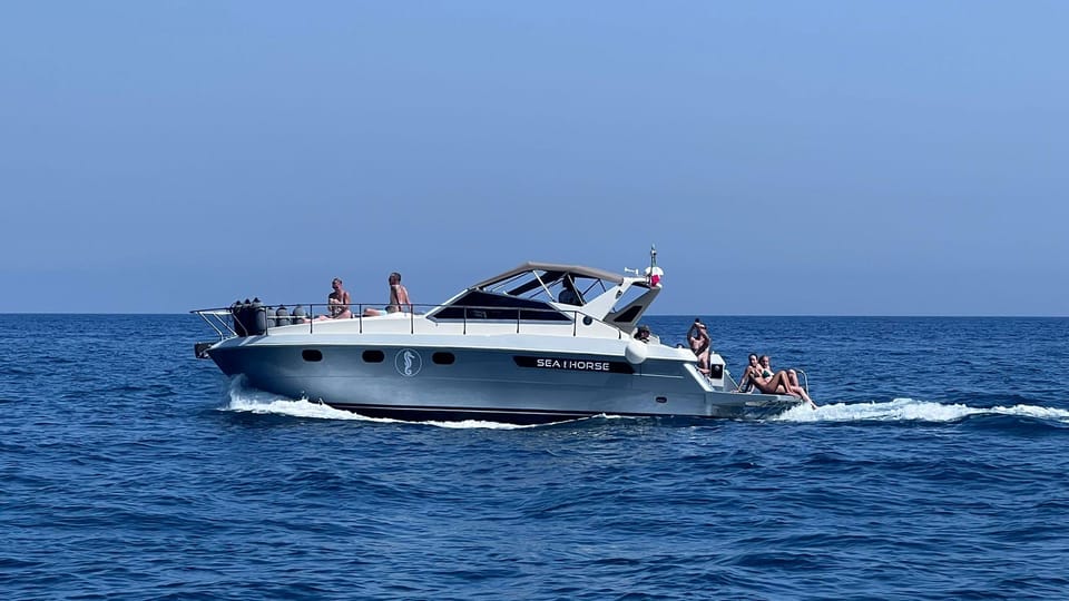 Amalfi: Amalfi Coast and Positano Sunset Cruise with Drinks - Positano at golden hour: the main event and how to nail the photos
