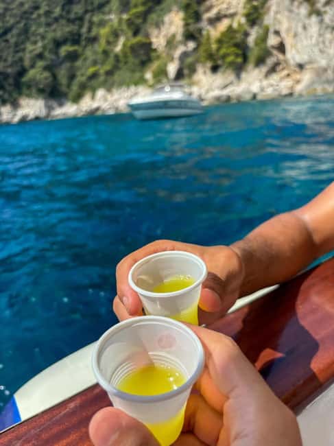 Capri: 2-Hours Boat Tour with Swimming, Limoncello and Snack - Swimming at Faraglioni and Grotta Verde: what to expect from the water time