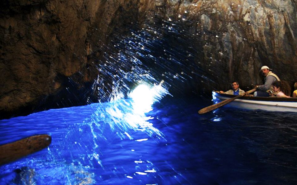 Capri: DIY Day Trip with Blue Grotto, Funicular & Lunch - Capri town free time, then the funicular down to Marina Grande