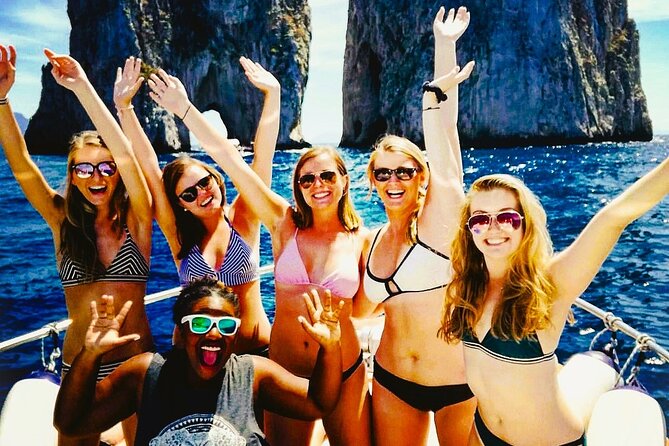 Capri Guided Boat Experience with Island Exploration and Transfer - From Sorrento to Capri: the “no-stress” approach
