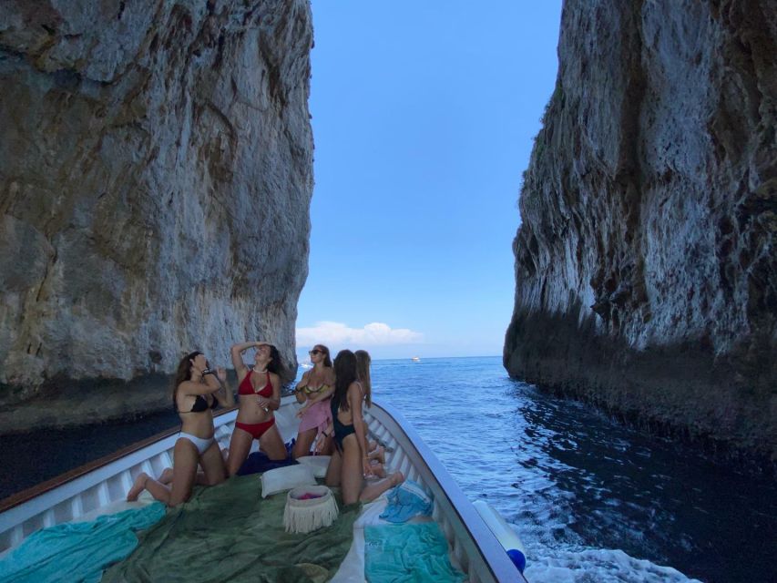 Capri: Island and Grottos Boat Cruise with Snacks and Drinks - Key highlights that make this Capri cruise worth your time