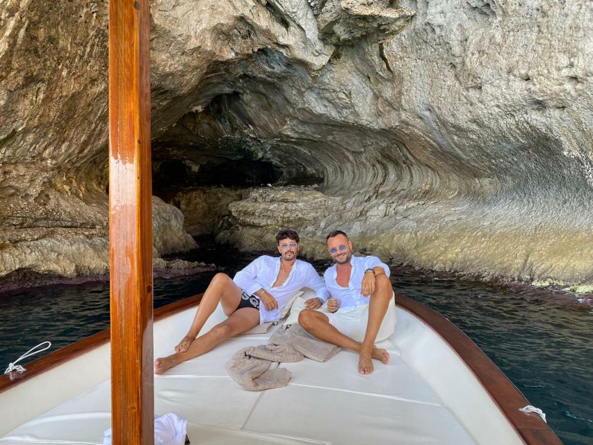 Capri: Island and Grottos Boat Cruise with Snacks and Drinks - Swim and snorkel time: what to expect from the water stop