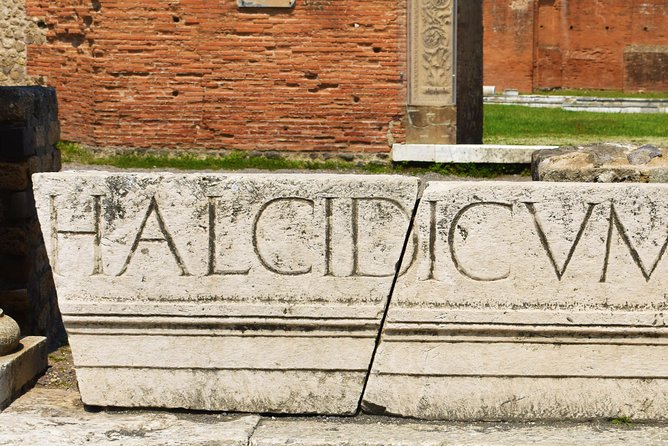 Discover the Ancient Ruins of Pompeii: Day Trip from Rome - Listening in Two Languages: How to Make the Guide Work for You