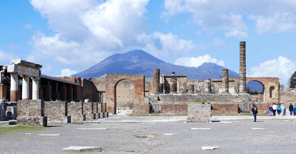 From Sorrento: Day Tour to Pompeii Ruins and Mount Vesuvius - From Sorrento pickup to Pompeii entry: how the day starts