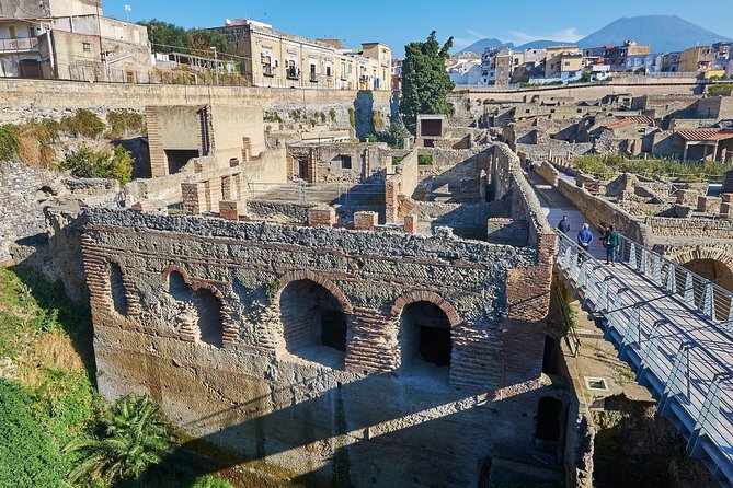 Guided Day Tour of Pompeii and Herculaneum with Light Lunch - Comfort and packing: what makes or breaks a hot ruins day