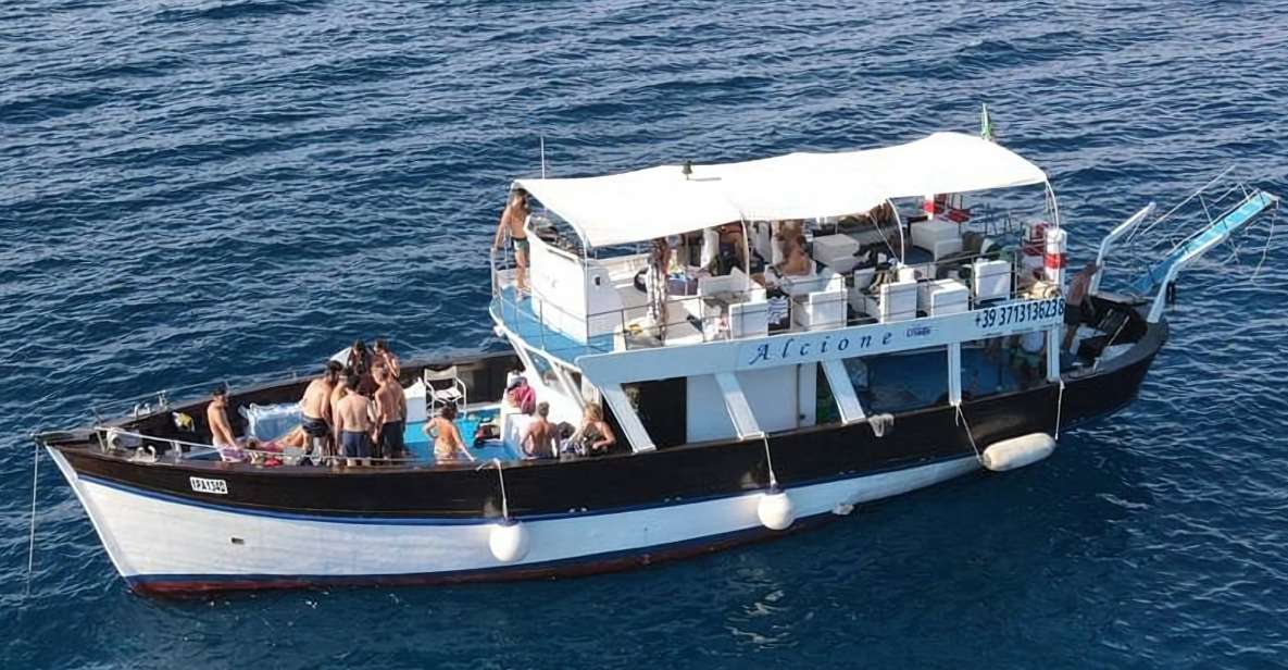 Ischia: Island Boat Tour with Neapolitan Lunch & Snorkeling - Meeting in Forio: the part you should not wing