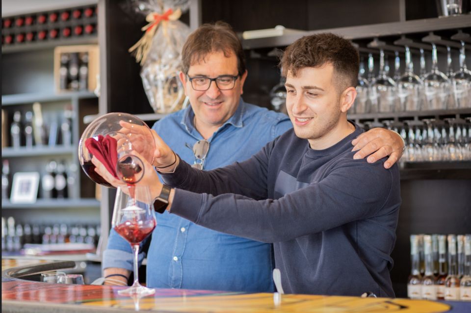 Mount Vesuvius: Vineyard Tour with Wine Tasting and Lunch - The Pace: What Happens From Meet-Up to Lunch