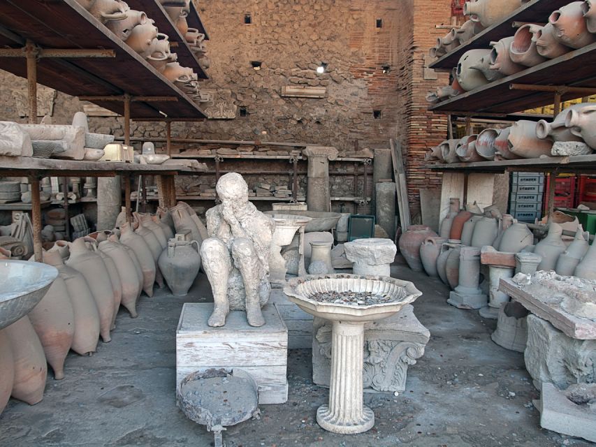 Pompei: Pompeii and Vesuvius Combo with Transfer and Tickets - Pompeii ruins for 2 hours: using the audio guide to beat the overwhelm