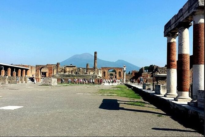 Pompeii 2h Small-Group Tour with Expert Archaeologist - Meeting point and start-time sanity (Piazza Esedra)