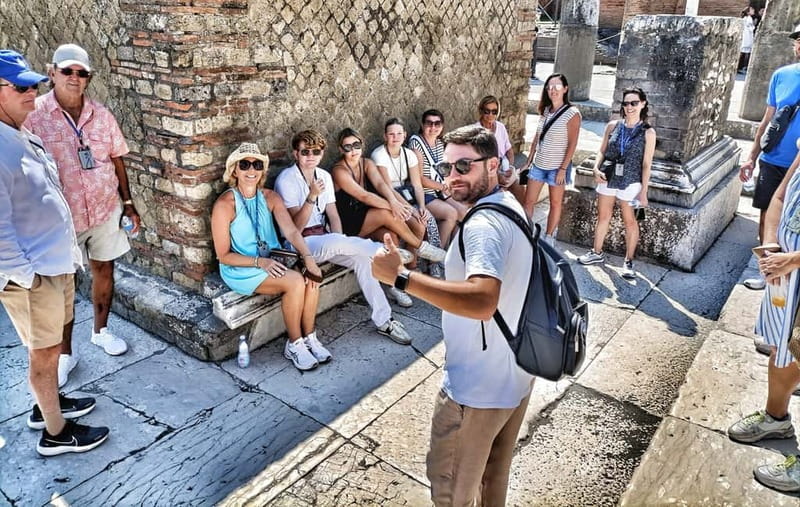 Pompeii: Exclusive Tour with Archaeologist and Entry Tickets - Porta Marina Superiore: the original gate sets the tone