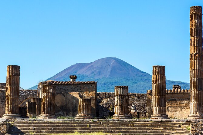 PompeiI Exclusive Tour with your Archaeologist in a Small Group - Your archaeologist guide: what makes this tour feel different