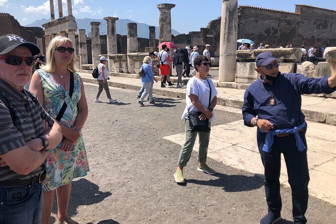 Pompeii Express Guided Tour by Train from Sorrento - Meeting at Sorrento station: how to avoid the first-minute panic