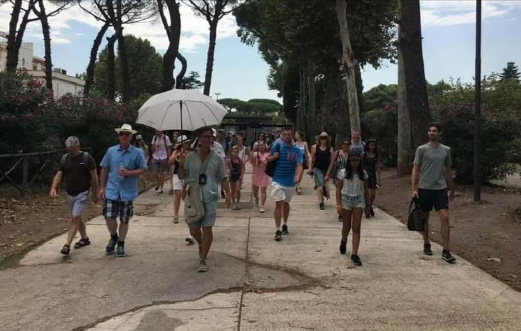 Pompeii: Group Tour with an Archeologist Guide - The Lupanar brothel stop: learning social history (with sensitivity)