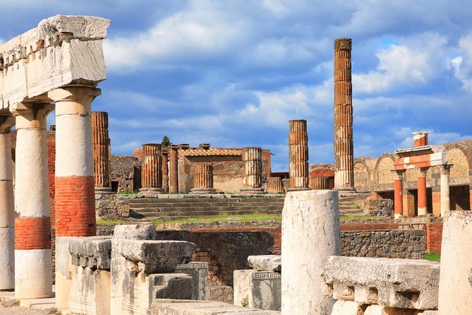 Pompeii Guided Group Tour with Entry Ticket and Archaeologist - Stop 4: Casa del Fauno (luxury Roman living)
