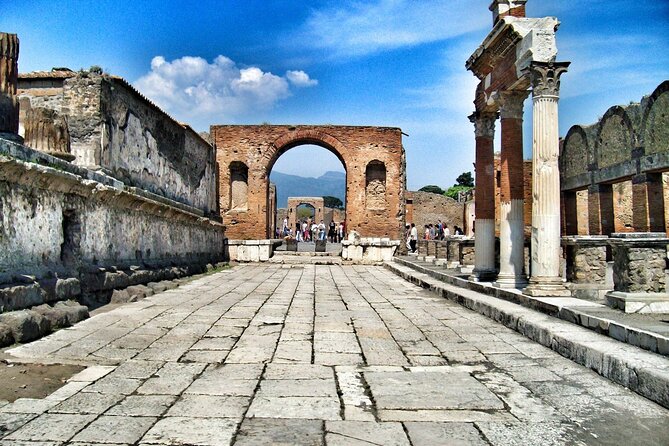 Pompeii & Mount Vesuvius Tour with Guided Visit, Tickets & Lunch - Climbing Mount Vesuvius: The Steep Part, the Views, and When to Skip