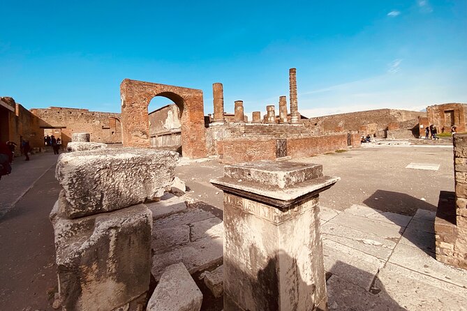 Pompeii Private Tour with an Archaeologist and Skip The Line - 3 hours - Price and logistics: is $302.32 actually good value?