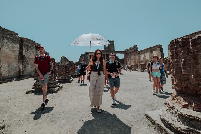 Pompeii Private Tour with an Archaeologist Guide - Why an archaeologist guide changes everything at Pompeii