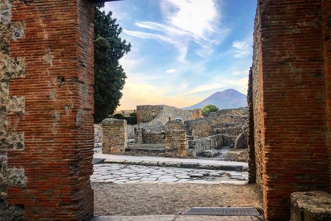 Pompeii Skip-the-Line Entry Small Group Guided Tour - The western Pompeii walk: Basilica, Forum, baths, bakery, and homes