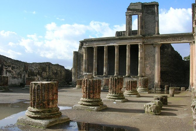Pompeii Small Group Tour with an Archaeologist - House of Menander: One of Pompeii’s Richest Home Interiors
