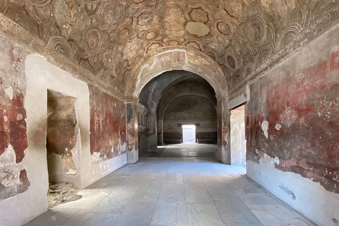 Pompeii Small Group with an Archaeologist and Skip The Line - Theatres District: Training, Power, and the Lupanar