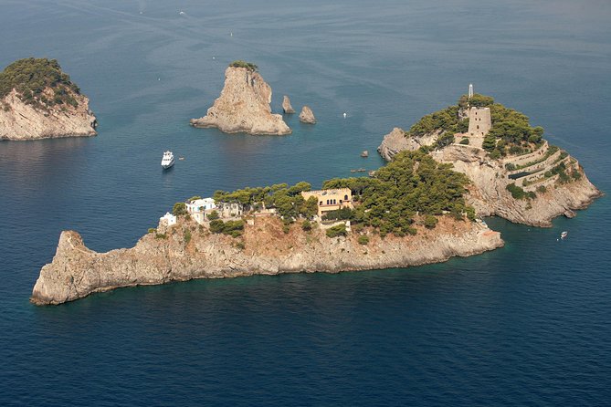 Private Amalfi Coast Boat Trip from Positano, Praiano or Amalfi - How the 6-hour charter really works (and how the captain controls it)