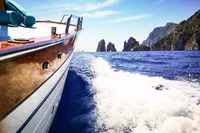 Private Island of Capri Boat Tour for Couples - Private Capri Boat Time for Two: What Makes It Special