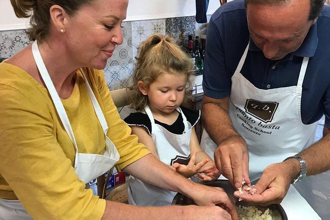 Private / Small Group at "Quanto Basta" School in Sorrento center - Choosing Vegetarian, Fish, or Meat Without Losing the Fun