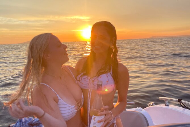 Private Sunset Boat Tour with Prosecco from Sorrento - Your Captain Sets the Tone: How Jett, Juan, and Flavio Show Up in the Experience