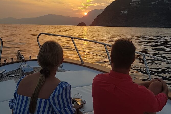 Private Sunset Cruise with Prosecco Onboard - Private sunset cruise from Positano: what makes it worth doing