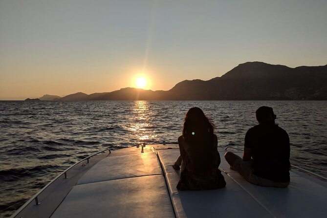 Private Sunset Cruise with Prosecco Onboard - How the captain experience really shows up on your cruise