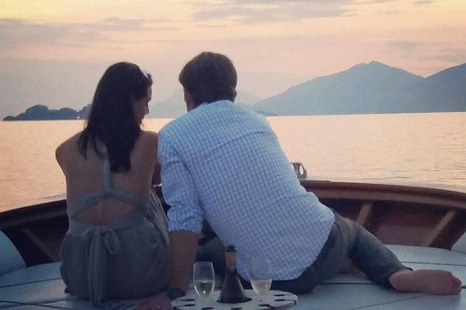 Private Sunset Cruise with Prosecco Onboard - Timing and the 6:00 pm start: how to plan your evening