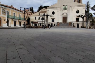 Private Transfer from Sorrento to Naples - Inside the Mercedes: AC comfort plus an English-speaking driver