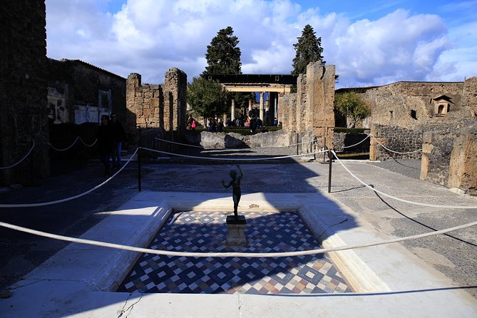 Skip-the-Line Half-Day Private Tour Ancient Pompeii Highlights with Native Guide - Pompeii Archaeological Park: where the time actually goes