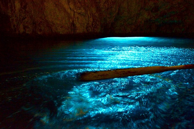 Small Group Amalfi Coast Boat Day Tour from Amalfi - Positano for 1.5 hours: shopping, lanes, and smart wandering