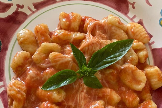 Small-Group Cooking Class in Positano: Gnocchi, Tiramisù & Drinks - Drinks and pacing: wine with your lunch or dinner, plus limoncello