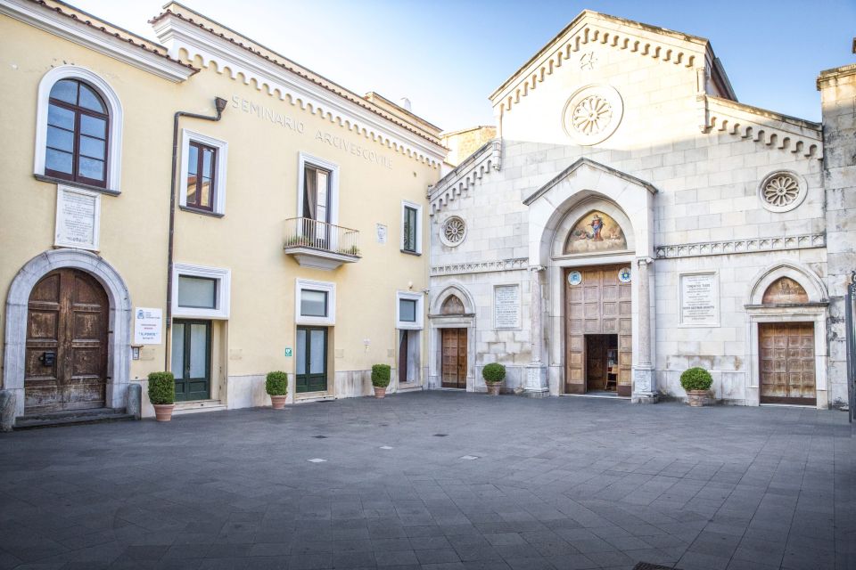 Sorrento: Guided Walking Tour & Limoncello Tasting - Villa Comunale Overlook: Bay of Naples Views With Less Guesswork