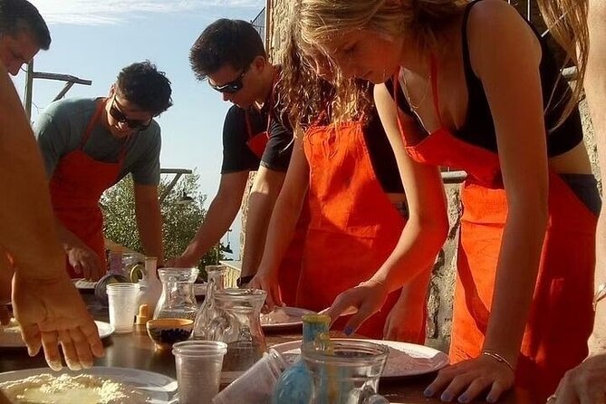 Sorrento Pizza Class with Wine, Limoncello and Transfer Included - What to Bring (and What to Expect in the Kitchen)