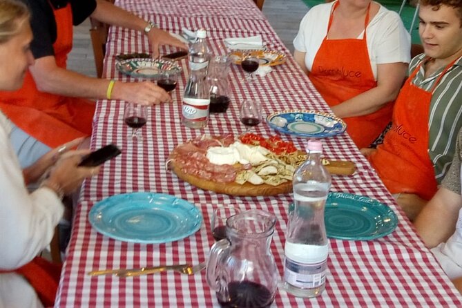 Sorrento Pizza Class with Wine, Limoncello and Transfer Included - Who This Sorrento Pizza Class Fits Best