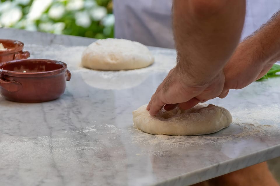 SORRENTO: Pizza School Mastering Neapolitan Delights - Lemon-and-Sea Views at the Cucinammore Pizza School