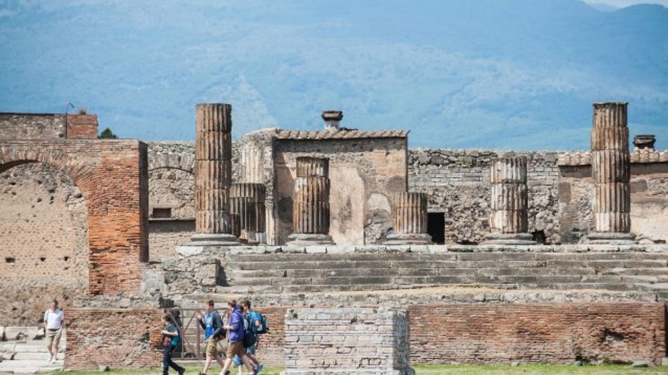 Sorrento: Skip-the-Line Pompeii Express Tour by Train - Who should book this Sorrento-to-Pompeii express?