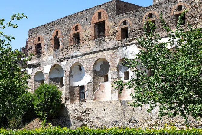 Stories of Pompeii: Small Group tour with archeology expert guide - Guides you’ll remember: Maria Novella and Pippo