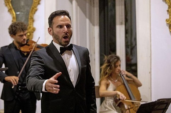 The Three Tenors in Sorrento - Dress code and comfort: smart casual is the safe move