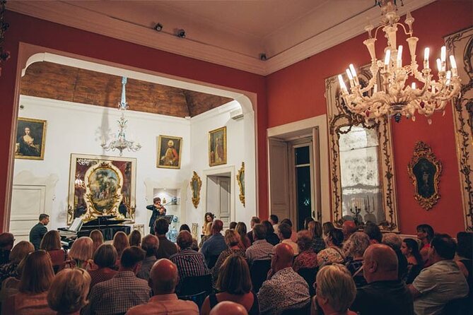 The Three Tenors in Sorrento - Photos and phones: a small room means small distractions