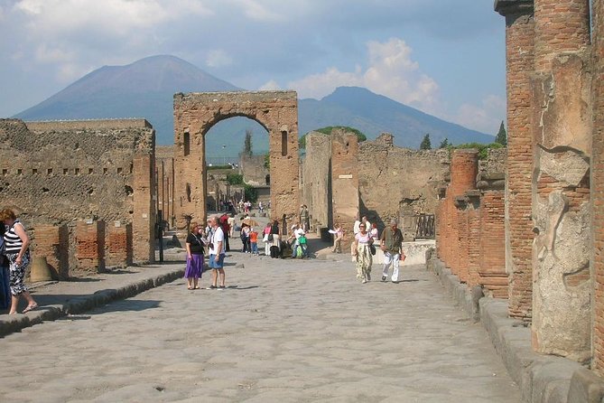 Visit in Pompeii - Pompeii Private Tour with Ada - Why a highlights-first plan matters in Pompeii